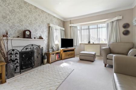 Cowdray Close, 14-004.jpg
