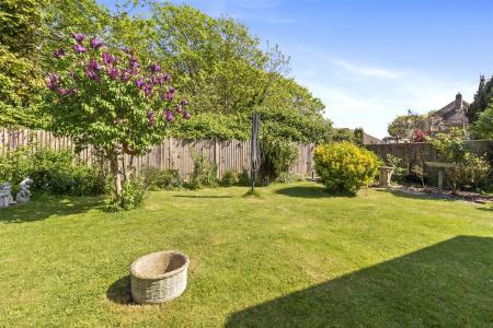Cowdray Close, 14-019.jpg
