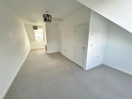 BACK BEDROOM 2.jpg