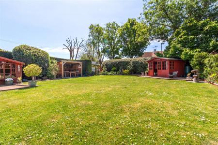 Offington Drive 86-025.jpg