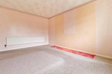 24 Cuckfield Crescent-004.jpg