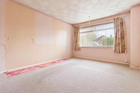 24 Cuckfield Crescent-003.jpg