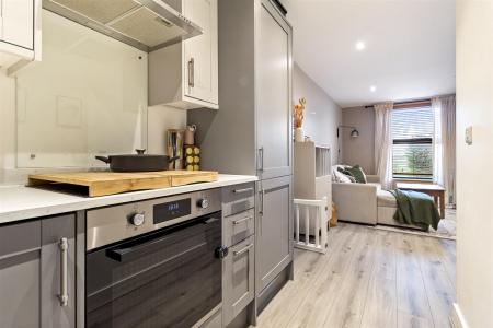 56 Columbia Housde-005.JPG