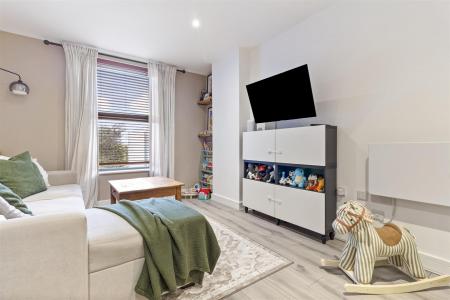 56 Columbia Housde-002.JPG