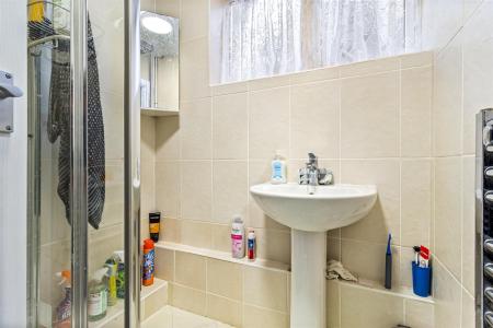 3 Twyford Close-006.JPG