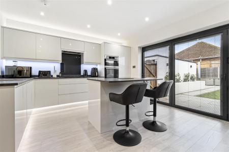 42 Terringes Avenue-016.JPG