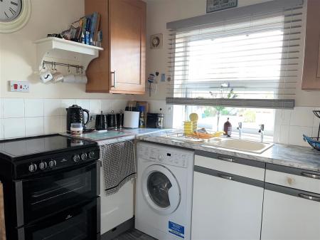 Cherwell Court - Kitchen 2.jpg