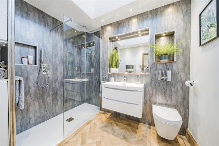 Sherborne Way - Bathroom.jpg