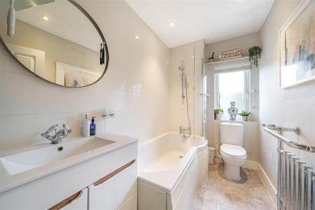Harefield Road - Bathroom.jpg