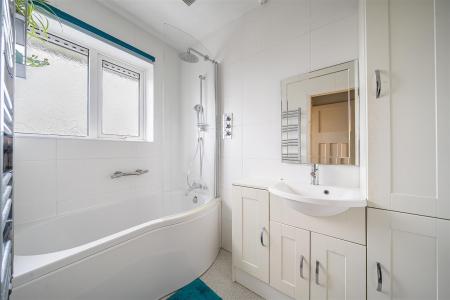 Sherborne Way - Bathroom.jpg