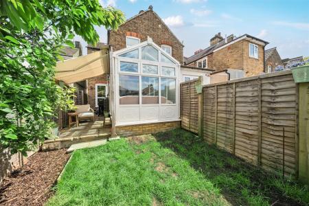 Cassiobridge Road - Rear.jpg