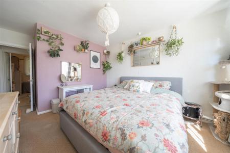 Grove Crescent - Bed 1.jpg