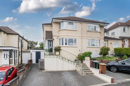 Oakleigh Drive - Front.jpg