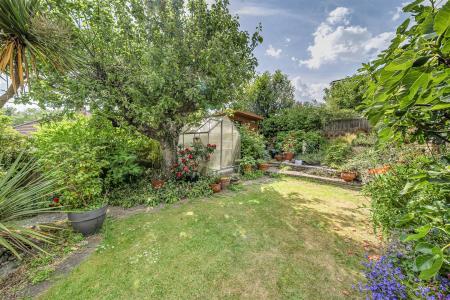 Oakleigh Drive - Garden.jpg