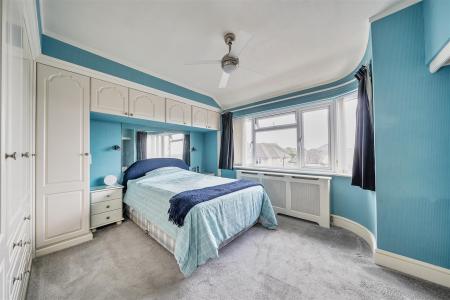 Oakleigh Drive - Bed 1 (2).jpg