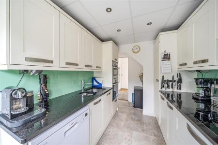 Oakleigh Drive - Kitchen.jpg