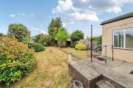 Sherborne Way - Garden.jpg