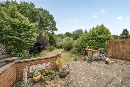 Links Way - Garden.jpg