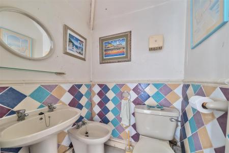 Springfield Close - WC.jpg