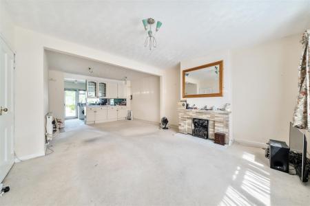 Springfield Close - Reception room 3.jpg