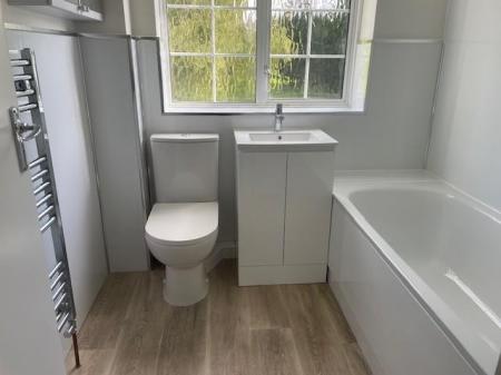 Bathroom 2.jpg
