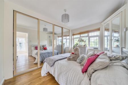 Dover Way - bed 2 a.jpg