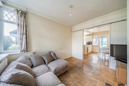 Barton Way - Lounge.jpg