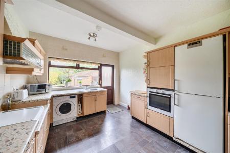 Elm Avenue - Kitchen (3).jpg