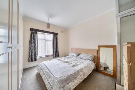 Elm Avenue - Bed 2a.jpg