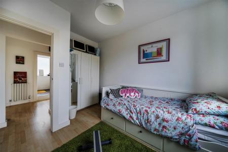 New Parade - Bed 3.jpg