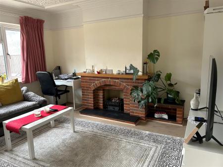 Links Way - Lounge 2.jpg