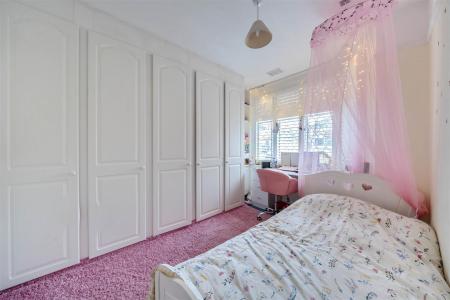 Links Way - Bed 2.jpg