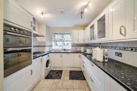 Grove Crescent - Kitchen.jpg