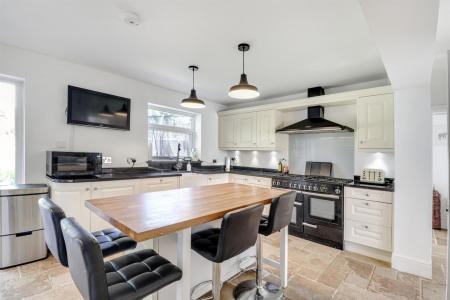 Kitchen/Breakfast Room