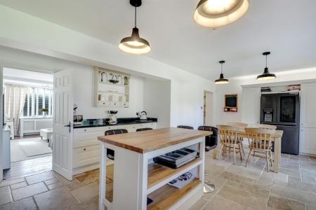 Kitchen/Breakfast Room