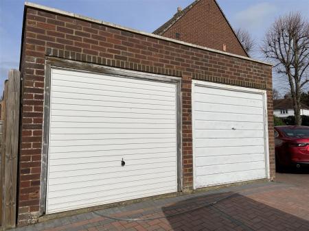 Single Garage in Block