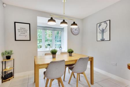 Kitchen/Dining Area