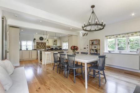 Kitchen/Dining Room