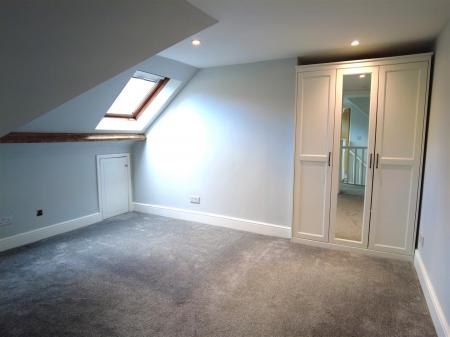 Bedroom 4-1.JPG