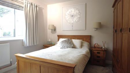Bedroom1-1.JPG