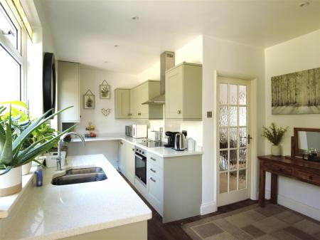Kitchen 1.JPG