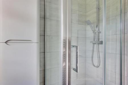 Shower Room Detail.JPG