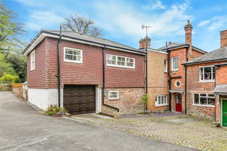 1.  Little Squerryes West, Hosey Hill, Westerham,