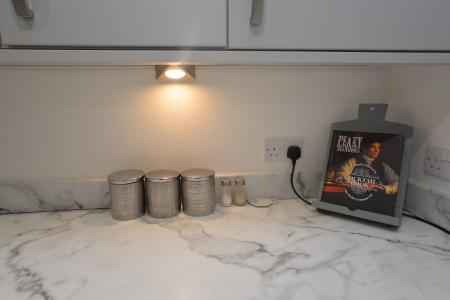 KITCHEN FEATURE.jpg