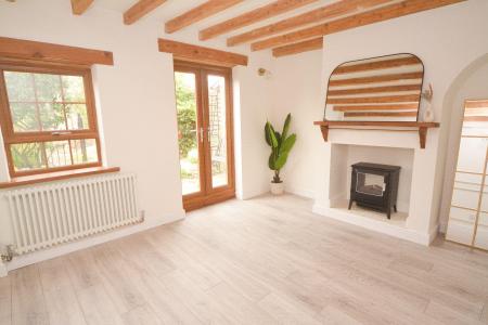 Sitting room 2.jpg