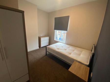 Blackpool Bedroom.jpg