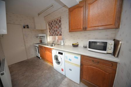 Kitchen 2.jpg