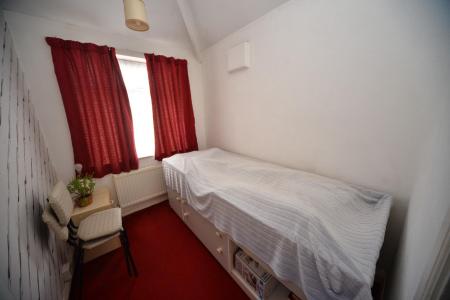 Bed 3.jpg