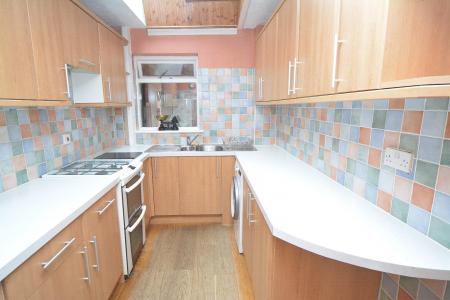 Kitchen 1.jpg