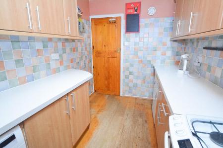 Kitchen 2.jpg